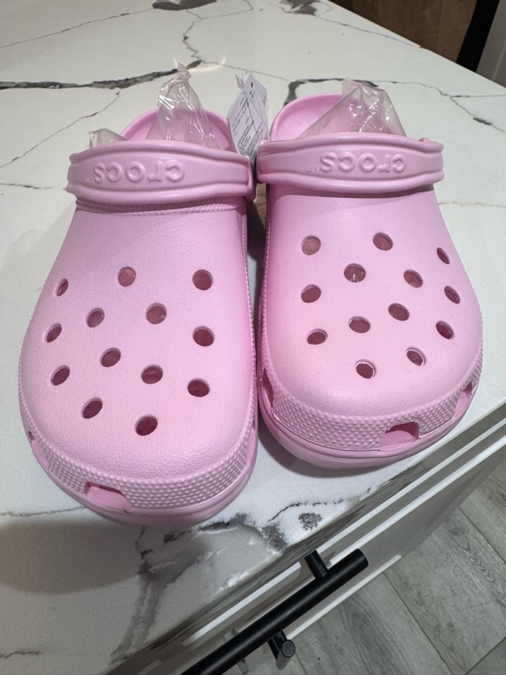 CROCS Classic Clog in Milk Pink Women NEW